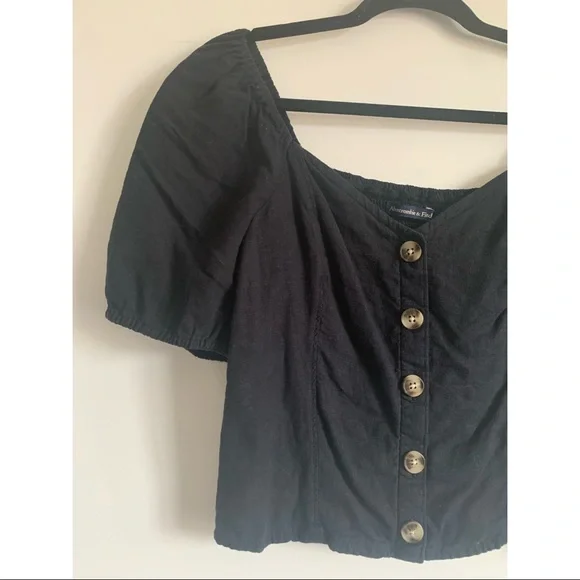 Abercrombie & Fitch puff sleeve button down top (medium) - Picture 3 of 4